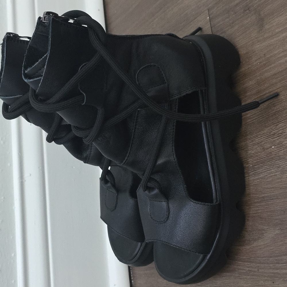 Black Chunky Sandals